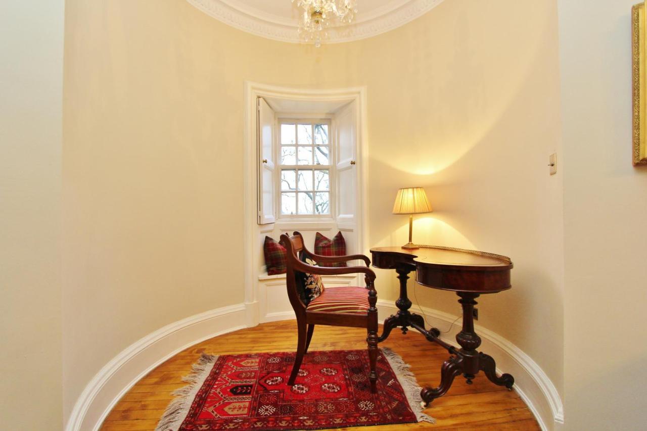 Ramsay Garden - Spacious 3-Bedroom Apartment Next To Edinburgh Castle Exteriér fotografie